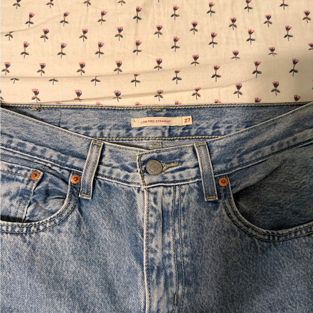 Levi Low Pro Straight Blue Jeans